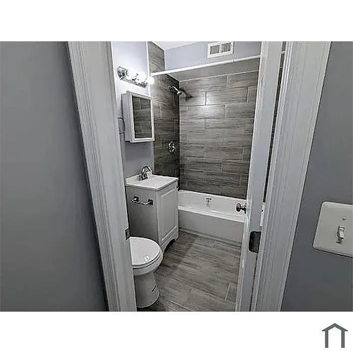 Unit Photo - 5325 Bass Pl SE