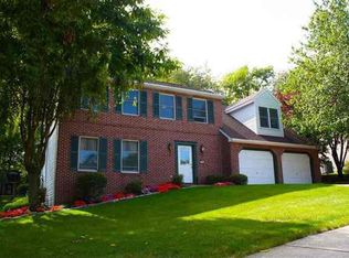 10 Paddock Ln, Camp Hill, PA 17011