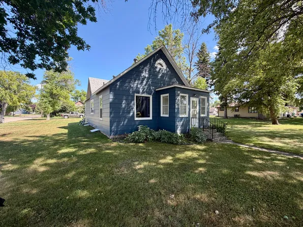 251 3rd Ave N, Casselton, ND 58012