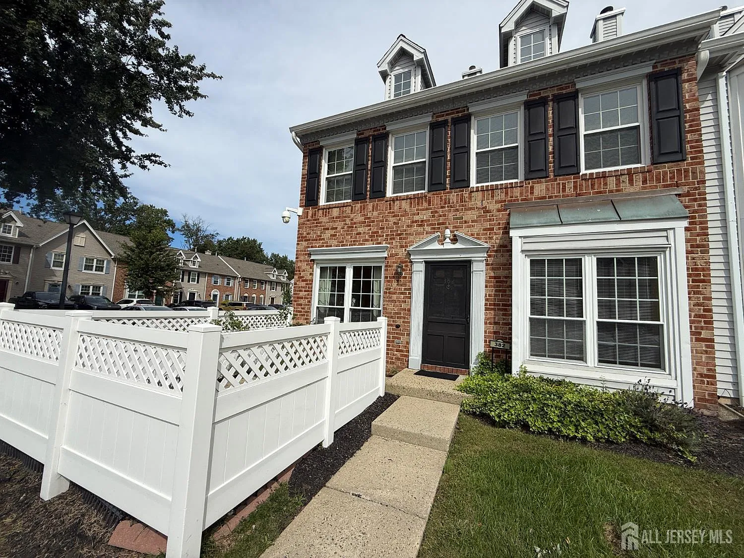 2 bed, 2.5 bath, $2,750 — Photo 1