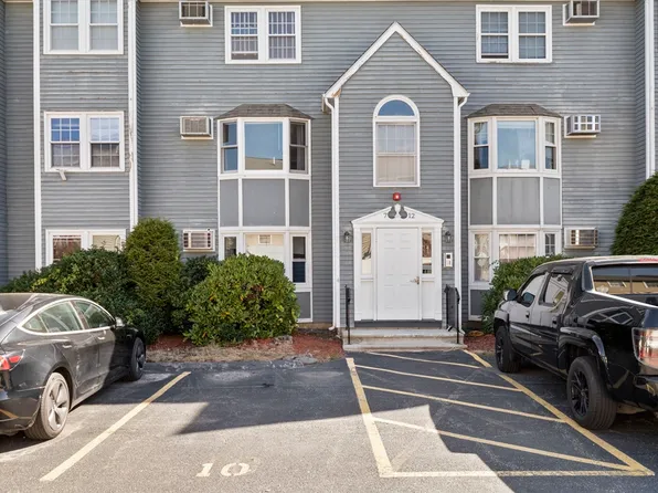 1821 Middlesex St APT 10, Lowell, MA 01851