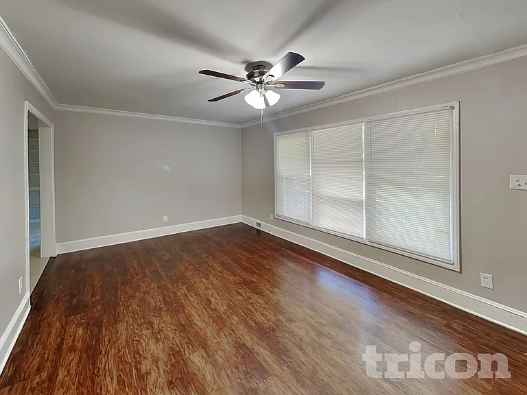 1141 Dooley Dr — Photo 3