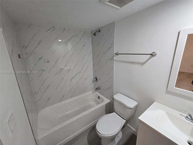 5185 W Flagler St #204 — Photo 9