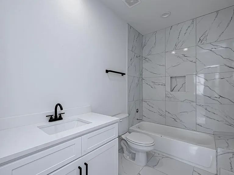 6127 W Montgomery Rd — Photo 10