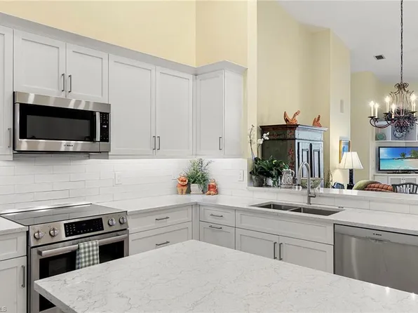 750 Bentwater CIR #203, NAPLES, FL 34108