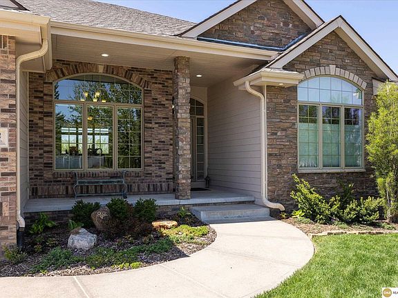 3rd image of 7922 Shadow Lake Dr