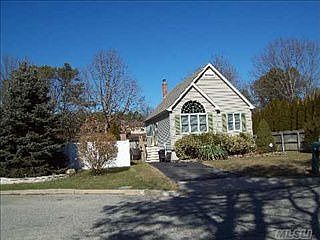 1st image of 7 Shamrock Ct