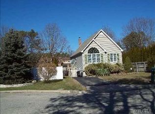 7 Shamrock Ct, Port Jefferson Station, NY 11776