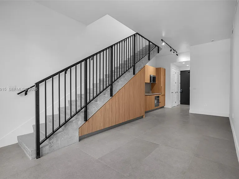 91 NW 27th St #503 — Photo 13