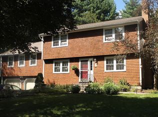 10 Hickory Hill Dr, Londonderry, NH 03053