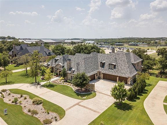 4th image of 1110 Tate Ln