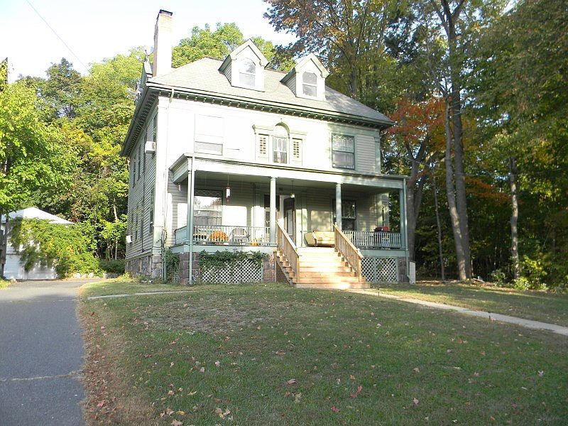 2nd image of 96 Elm St