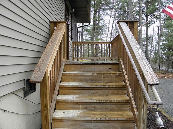 3rd image of 161 Eastwood Cir