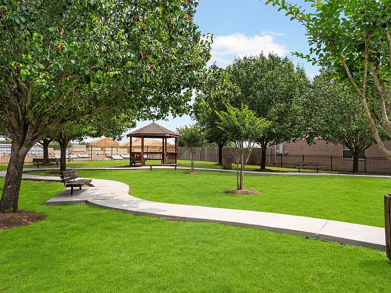 17137 Wilthorne Colony Ct — Photo 16
