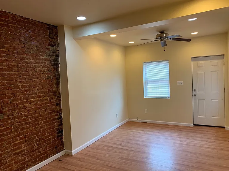 3462 Frankford Avenue — Photo 1