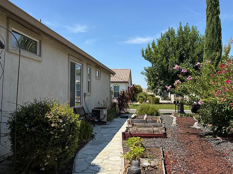520 Arlington Dr — Photo 30