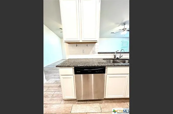 946 Hobby Rd — Photo 16