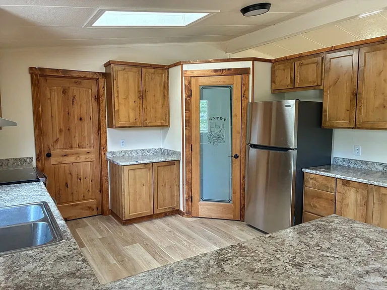 520 Sarma Dr — Photo 10