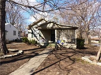1st image of 522 E 70th Ter
