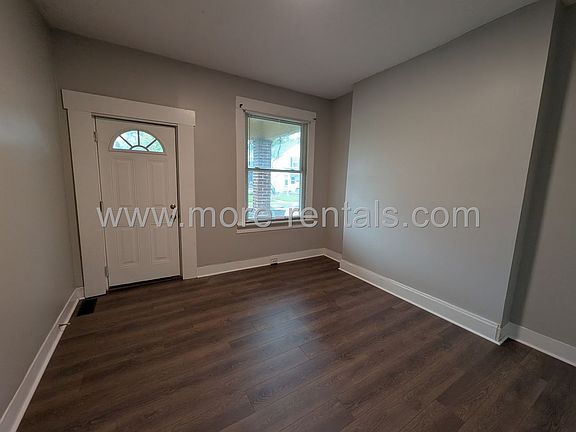 5th image of 934-940 E Fulton St