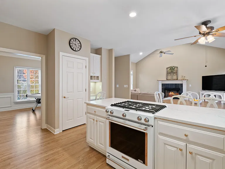 2293 Camden Dr SW — Photo 14
