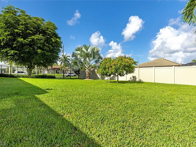 2013 SW 31st Ter — Photo 35