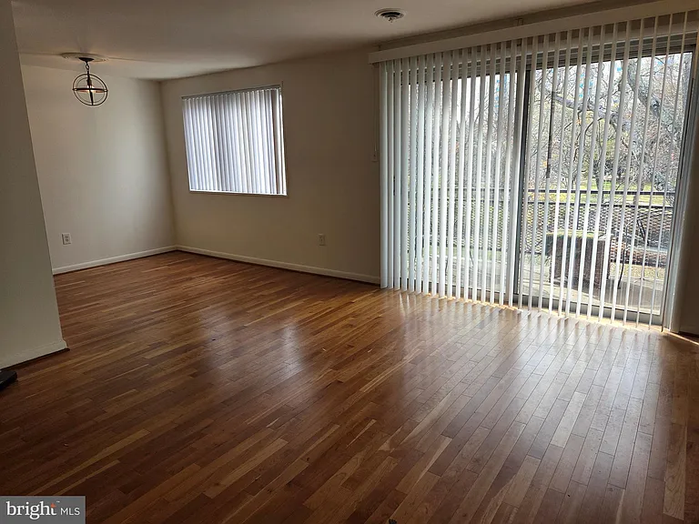 10432 Rockville Pike #301 — Photo 4