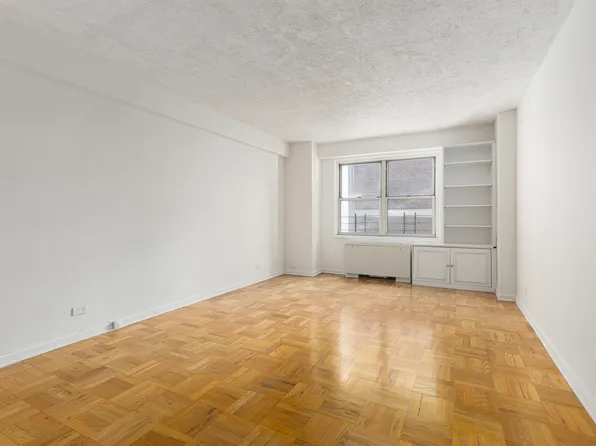 136 East 56th Street image 8 of 13