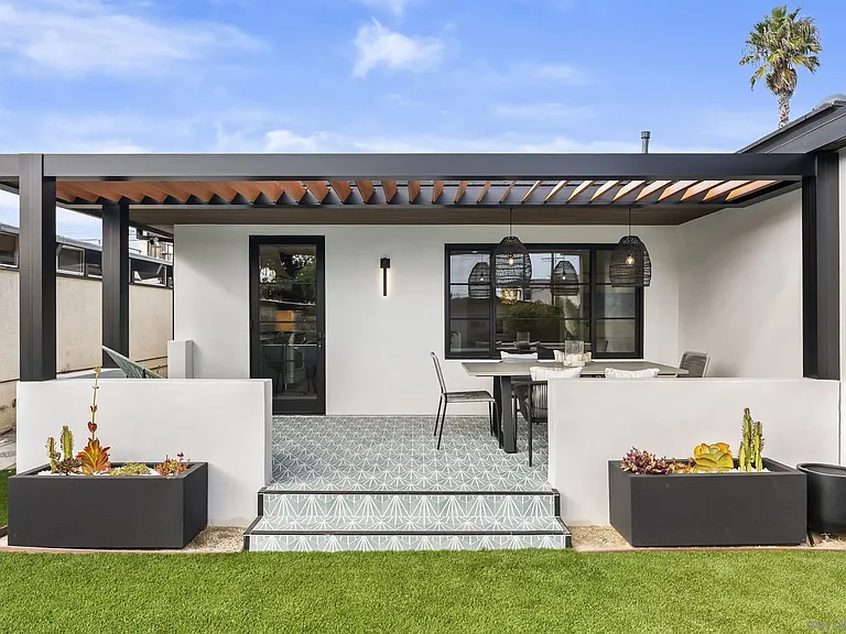 952 Pacific Beach Dr — Photo 13