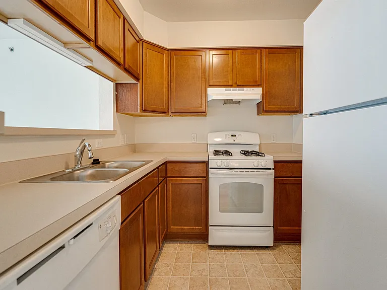 The Harbours Apartments — Photo 18