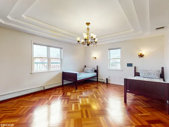 3832 Lyme Avenue image 17 of 29