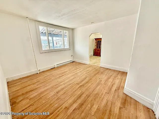 2 bed, 1.0 bath, 867 sqft, $995 — Photo 4