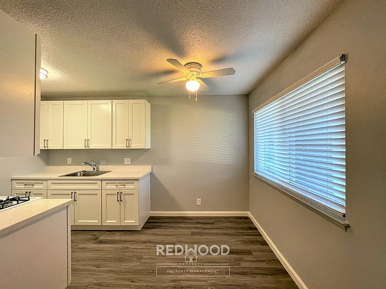 5324 Holiday Dr. — Photo 25