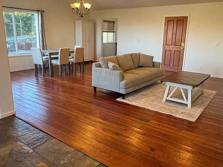 300 Mesa Rd — Photo 2