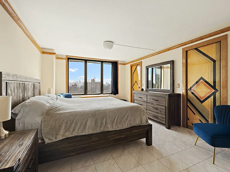 330 E 38th St #35D — Photo 10