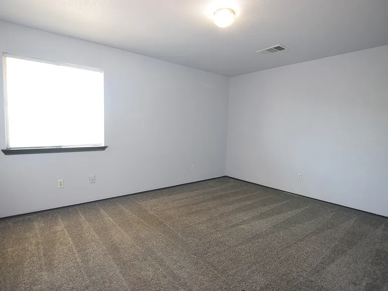 4903 Golden Gate Dr — Photo 15