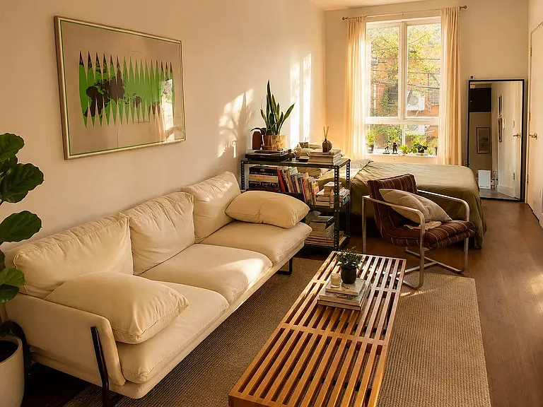 484 Gates Ave #2B — Photo 1