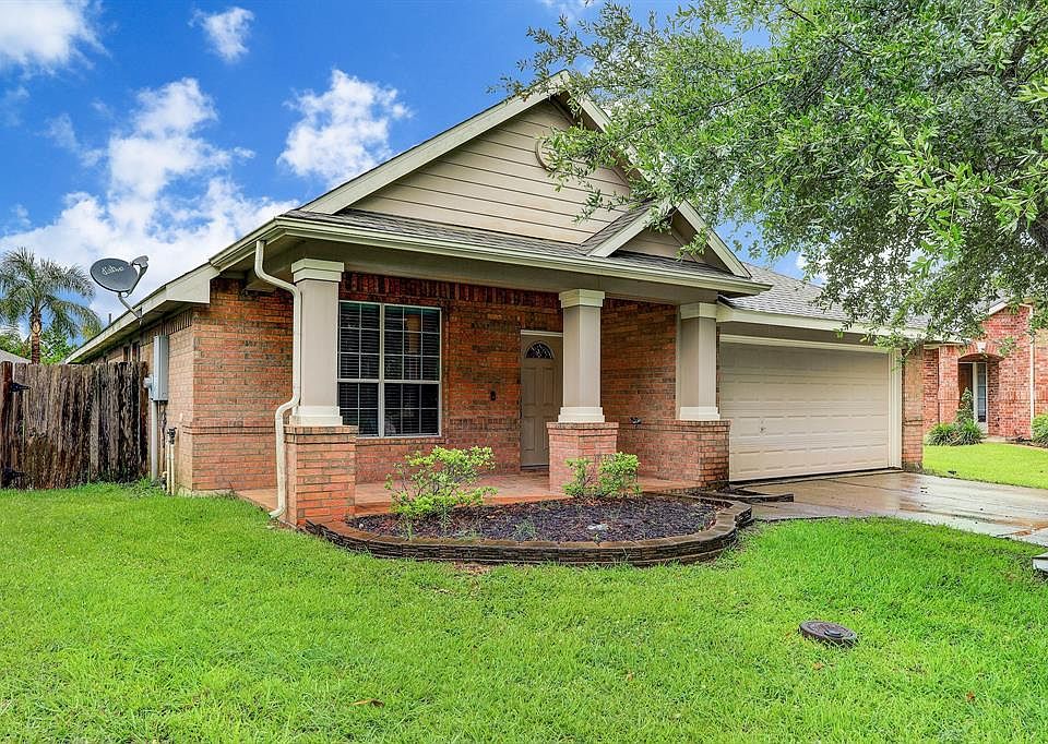 1st image of 402 Abbey Ln
