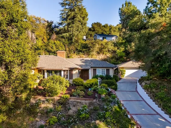 3924 Woodfield Dr, Sherman Oaks, CA 91403