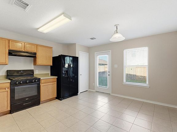 5th image of 6830 Oleander Grove Way