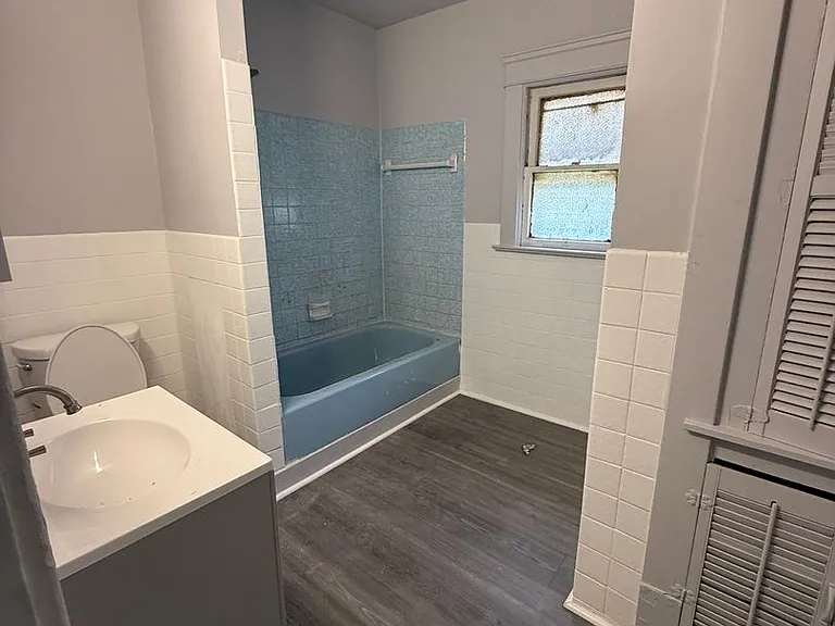 11704 Thornwood Ave — Photo 4