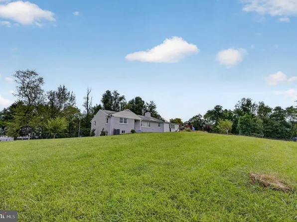10022 Colvin Run Rd, Great Falls, VA 22066