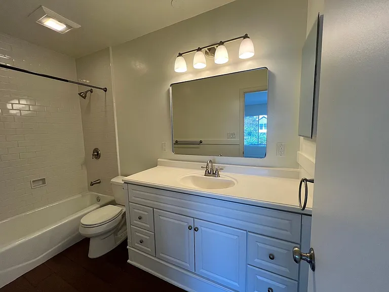 22 Reef St #5 — Photo 7