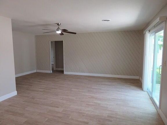 5th image of 509 NW Sherbrooke Ave