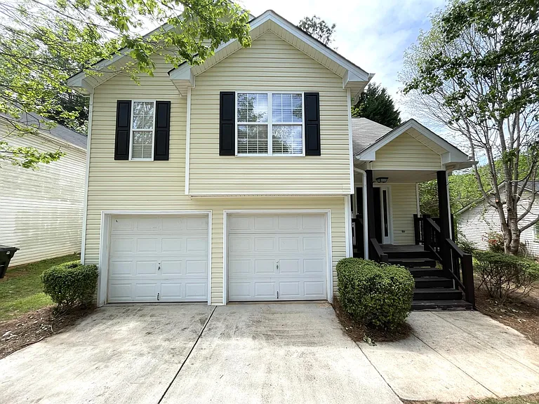 335 Spring Lake Ct — Photo 1