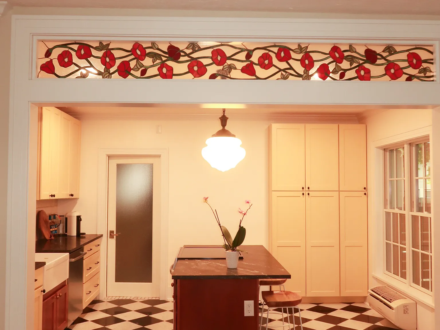 2 bed, 2.5 bath, 1800 sqft, $3,000 — Photo 2