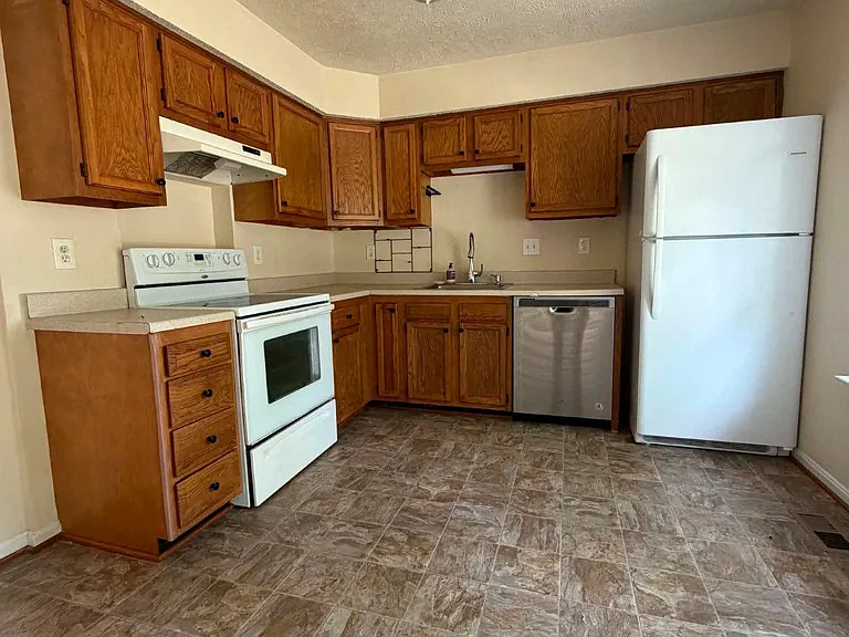 102 Cabin Ct — Photo 4