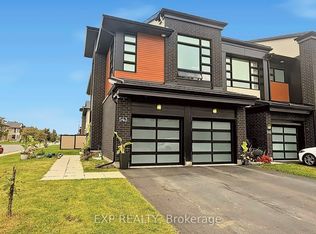 543 Rathburn Ln, Ottawa, ON K1T 0T3