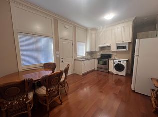 9488 Saunders Rd, Richmond, BC V7A2B4