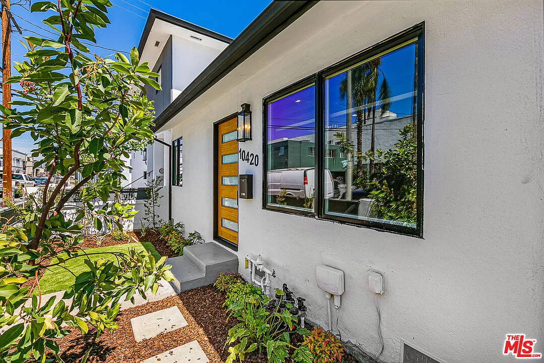2 bed, 2.0 bath, 790 sqft, $4,150 — Photo 3